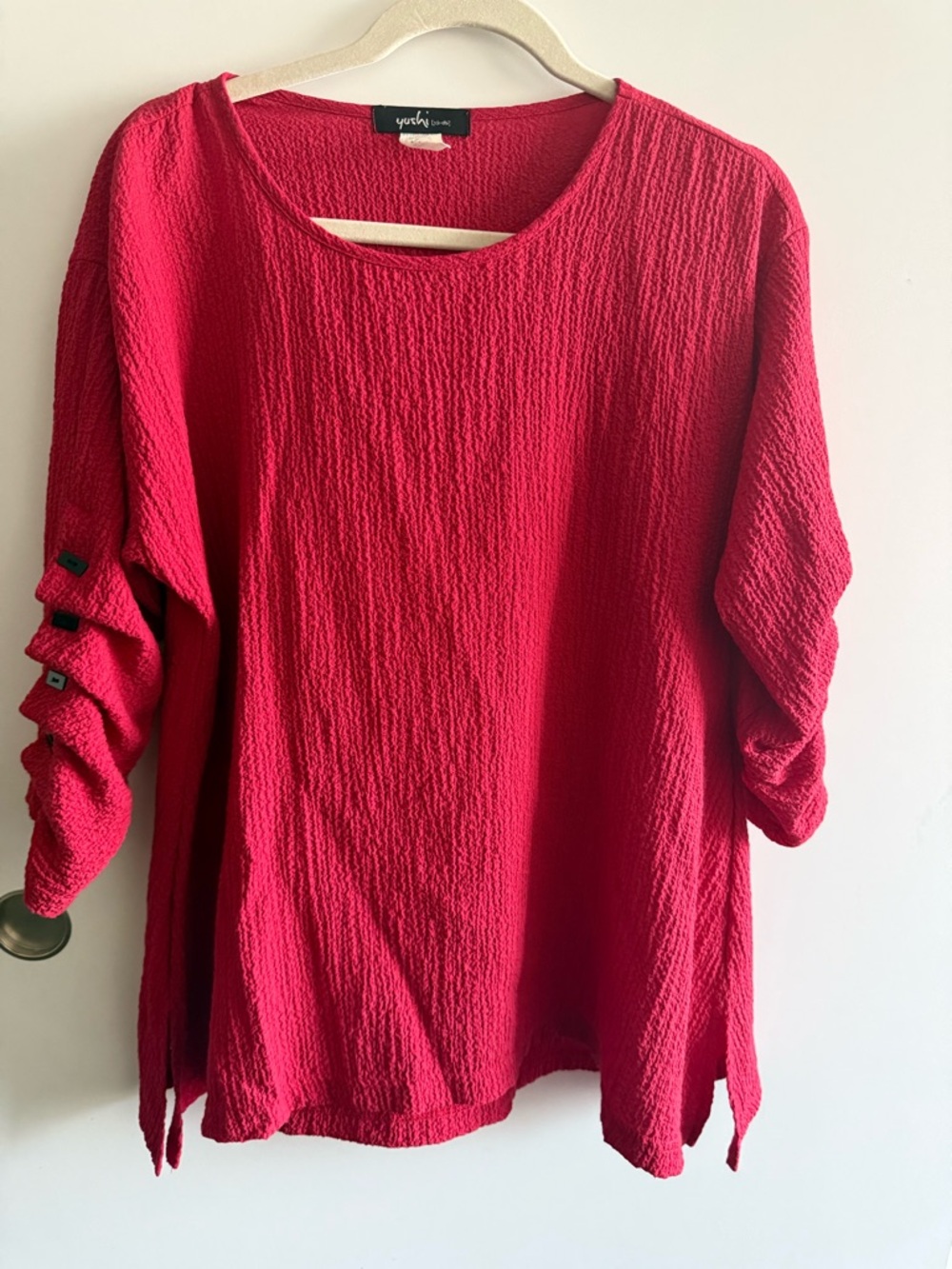 Shi by JOURNEYS Textured Red Roll-Tab Sleeve Tunic
